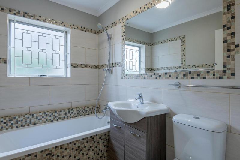 To Let 2 Bedroom Property for Rent in Vredehoek Western Cape